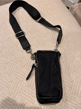 Phone holder small purse crossbody. Travel. Vacation. Lightweight. Tourist. EUC